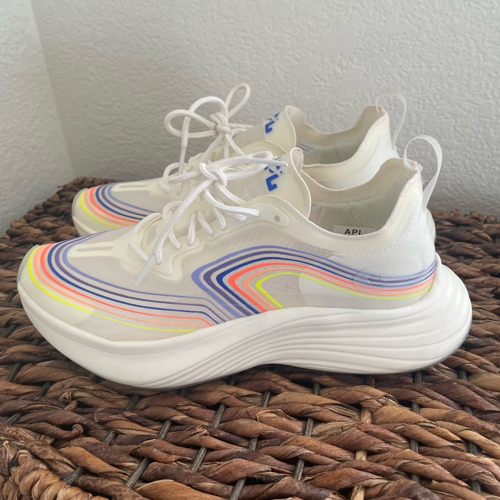 APL STREAMLINE SNEAKERS